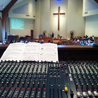 Снимок сделан в First Presbyterian Church пользователем Geoff R. 6/24/2012