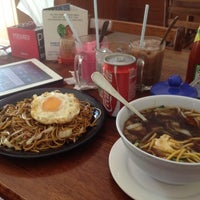 Photo taken at Anjung Warisan Restaurant by MamingNisa D. on 2/29/2012