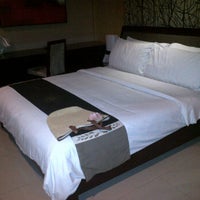รูปภาพถ่ายที่ 100 Sunset Boutique Hotel โดย &amp;#39;Winda&amp;#39; Z. เมื่อ 6/12/2012