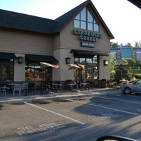 Photo taken at Starbucks by Ed S. on 8/22/2012