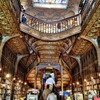 Das Foto wurde bei Livraria Lello von Дмитрий am 6/12/2012 aufgenommen