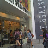 Photo taken at FOREVER 21 原宿店 by raurublock on 10/2/2011