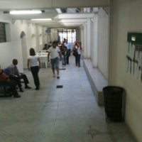 Photo taken at Faculdade Sumaré by Lilian V. on 3/27/2012