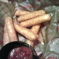 Photo taken at Applebee’s Grill + Bar by pinkie on 1/31/2012