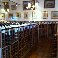 Foto tirada no(a) Bernards wine gallery por Shin P. em 1/8/2012