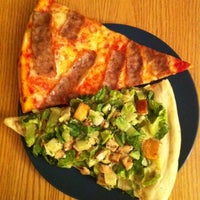 Foto tirada no(a) Pazzo Pizza &amp;amp; Restaurant por Walid B. em 7/27/2012