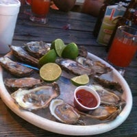 6/17/2012 tarihinde Johnny B.ziyaretçi tarafından Mambo Seafood'de çekilen fotoğraf