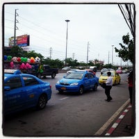Photo taken at BMTA Bus Stop เซ็นทรัลพลาซา พระราม 2 (CentralPlaza Rama II) by Korakan Y. on 6/20/2012