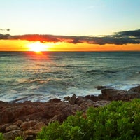 Foto tirada no(a) Paradise Cove Luau por William L. em 8/10/2012