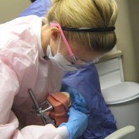 Foto tomada en Dental Assistant Training Centers, Inc.  por Karen B. el 9/4/2012