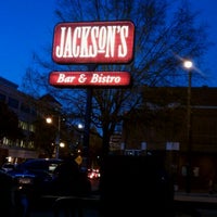 Photo taken at Jackson&amp;#39;s Bar &amp;amp; Bistro by Denise on 11/7/2011