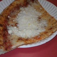 รูปภาพถ่ายที่ Solano Pizzeria โดย Genabee M. เมื่อ 9/16/2011