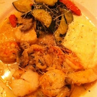 Photo taken at La Strada Italian Restaurant by Charlie P. on 12/11/2011