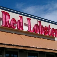 Photo taken at Red Lobster by Bob T. on 3/31/2012