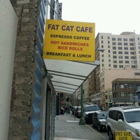 Das Foto wurde bei Fat Cat Cafe von Rex C. am 1/26/2012 aufgenommen