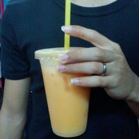 Photo taken at Heng Seng Guan Fresh Fruit Juice by Fuqi K. on 9/15/2011