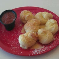 Photo taken at Colonna&amp;#39;s Pizza &amp;amp; Pasta by Jeff E. on 6/25/2012