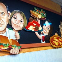 Das Foto wurde bei Gina&amp;#39;s Pizzeria and Restaurant von Rocio T. am 9/7/2011 aufgenommen