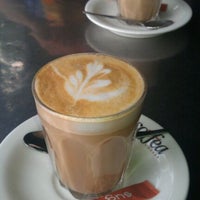 Foto tomada en Coffea Cafe  por Quentin M. el 1/7/2012
