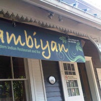 Das Foto wurde bei Ambiyan Restaurant &amp;amp; Bar von Luay S. am 8/1/2011 aufgenommen
