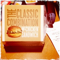 รูปภาพถ่ายที่ McDonald&amp;#39;s โดย Leo S. เมื่อ 3/28/2012