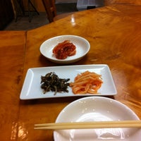 Photo taken at 韓国家庭料理・居酒屋 だんじ by Keiji on 1/27/2012