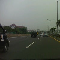 Photo taken at Jalan Tol Lingkar Luar Jakarta Seksi W2 Selatan (JORR W2 S) by Fajar A. on 10/20/2011