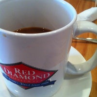 4/25/2012 tarihinde Matthew C.ziyaretçi tarafından Cafe at Pharr'de çekilen fotoğraf