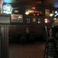 Foto tomada en Bennigan&#39;s Grill &amp; Tavern  por Carleigh G. el 12/30/2011