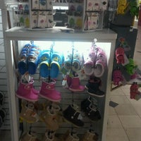 crocs roosevelt field mall