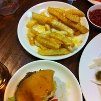 Photo taken at Kraze Burgers by Hyekyu H. on 7/22/2012