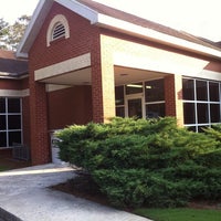 Photo taken at Vinings Public Library by Nashawn A. on 7/26/2011