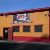 รูปภาพถ่ายที่ Texas BBQ House โดย El R. เมื่อ 4/19/2012