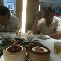 Photo taken at TungLok Seafood by Liew yian on 1/1/2011