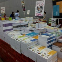 Photo taken at Popular Sale @ Expo by Gordon T. on 3/17/2012