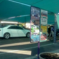 9/18/2011 tarihinde Patrick R.ziyaretçi tarafından Los Olivos Hand Car Wash'de çekilen fotoğraf