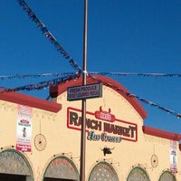 รูปภาพถ่ายที่ Los Altos Ranch Market โดย Drink H. เมื่อ 11/18/2011
