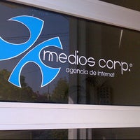รูปภาพถ่ายที่ Medios Corp โดย Alberto M. เมื่อ 6/5/2012