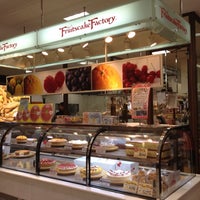 フルーツケーキファクトリー 麻生店 Dessert Shop フルーツケーキファクトリー 麻生店 Dessert Shop
