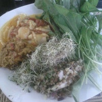 Das Foto wurde bei Cereal Brasil Restaurante Natural von Lia L. am 6/6/2012 aufgenommen