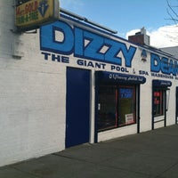 Photo taken at Dizzy Deans by Dustin L. on 2/25/2012