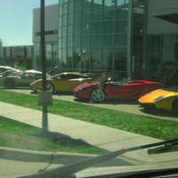 Das Foto wurde bei Lamborghini Chicago von Juan U am 8/6/2012 aufgenommen