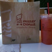 Photo taken at Mister Donut @  ปั๊มน้ำมันบางจาก by Surachet B. on 6/29/2012