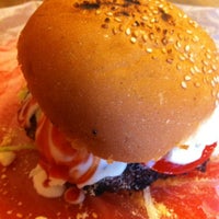 2/6/2012 tarihinde Adriana M.ziyaretçi tarafından Grill &amp;amp; Burger'de çekilen fotoğraf