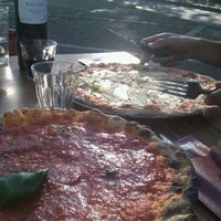 Photo taken at Pizzeria Trattoria Pazzo by Le Baft on 5/26/2012