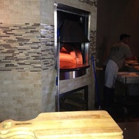 4/6/2012 tarihinde Jason P.ziyaretçi tarafından Pizzeria NEO'de çekilen fotoğraf