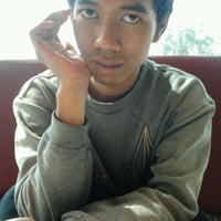 Photo taken at KFC by Diana A. on 4/18/2012