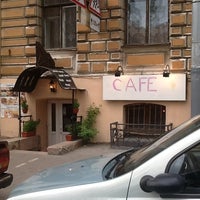Foto scattata a Cafe Family da Juriy C. il 6/19/2012