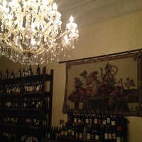 5/9/2012 tarihinde dawn h.ziyaretçi tarafından DOC Wine Shop'de çekilen fotoğraf