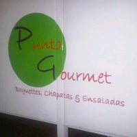 Photo taken at Punto Gourmet by Antonio C. on 9/22/2011